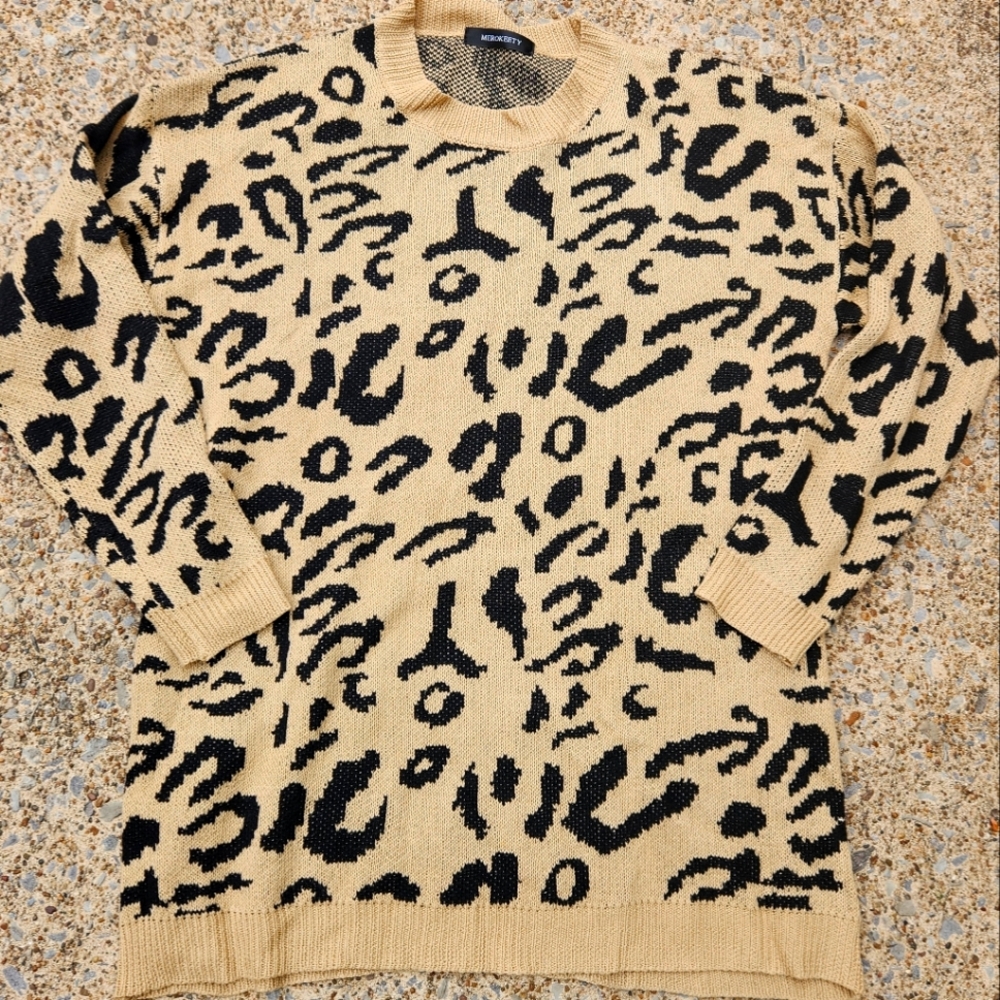 Merokeetty Chic Animal Print Sweater Size Small